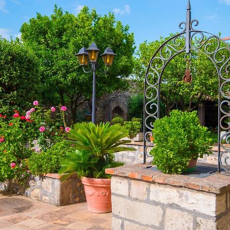 Torre Caetana Bed & Breakfast Минтурно Екстериор снимка