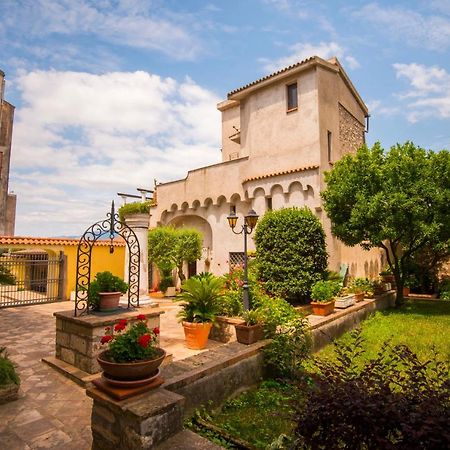 Torre Caetana Bed & Breakfast Минтурно Екстериор снимка