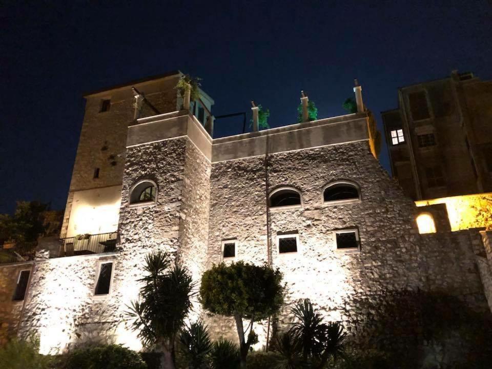 Torre Caetana Bed & Breakfast Минтурно Екстериор снимка