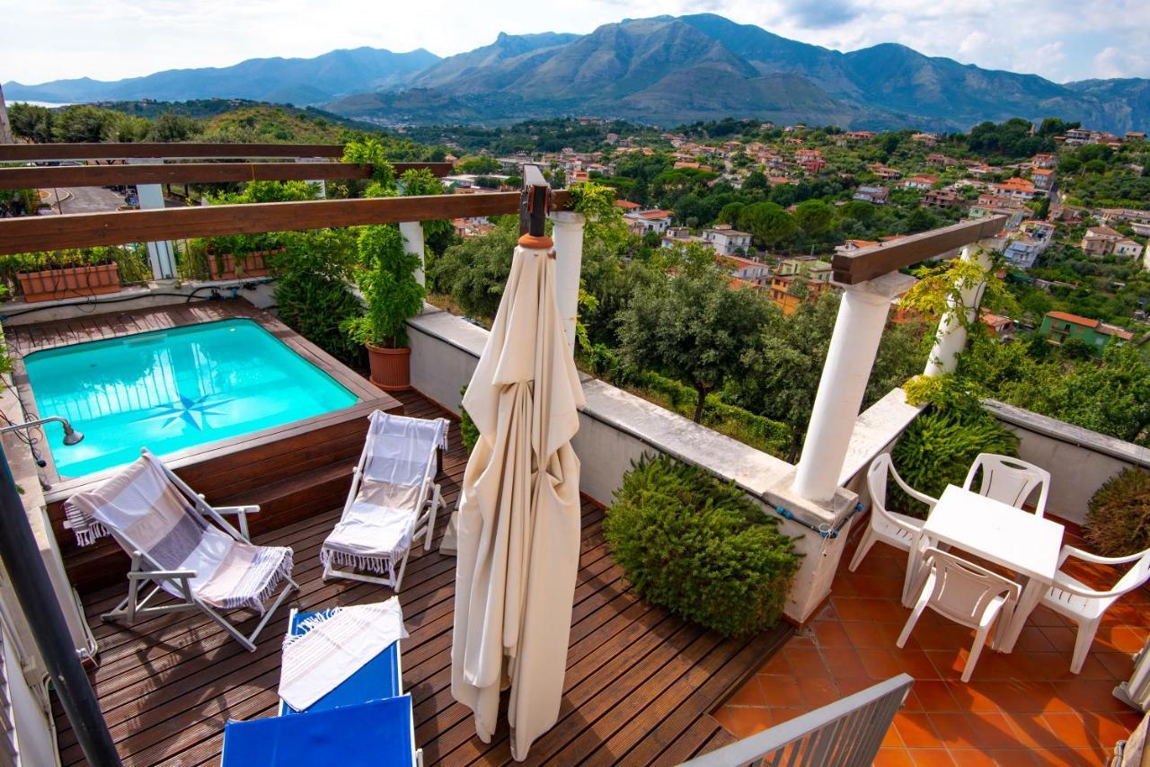 Torre Caetana Bed & Breakfast Минтурно Екстериор снимка
