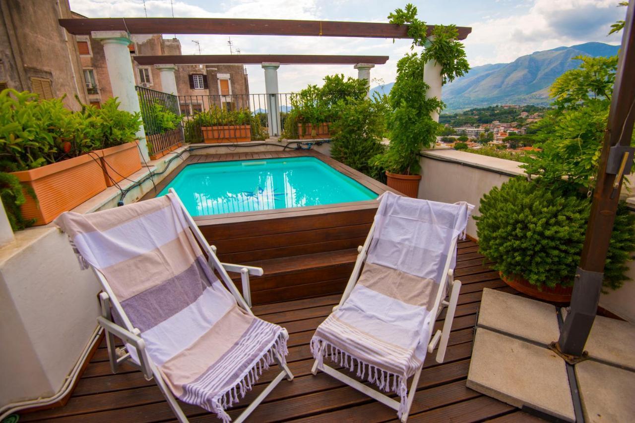 Torre Caetana Bed & Breakfast Минтурно Екстериор снимка