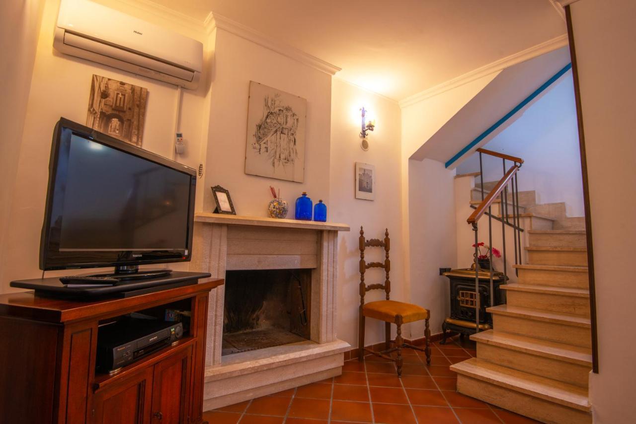 Torre Caetana Bed & Breakfast Минтурно Екстериор снимка